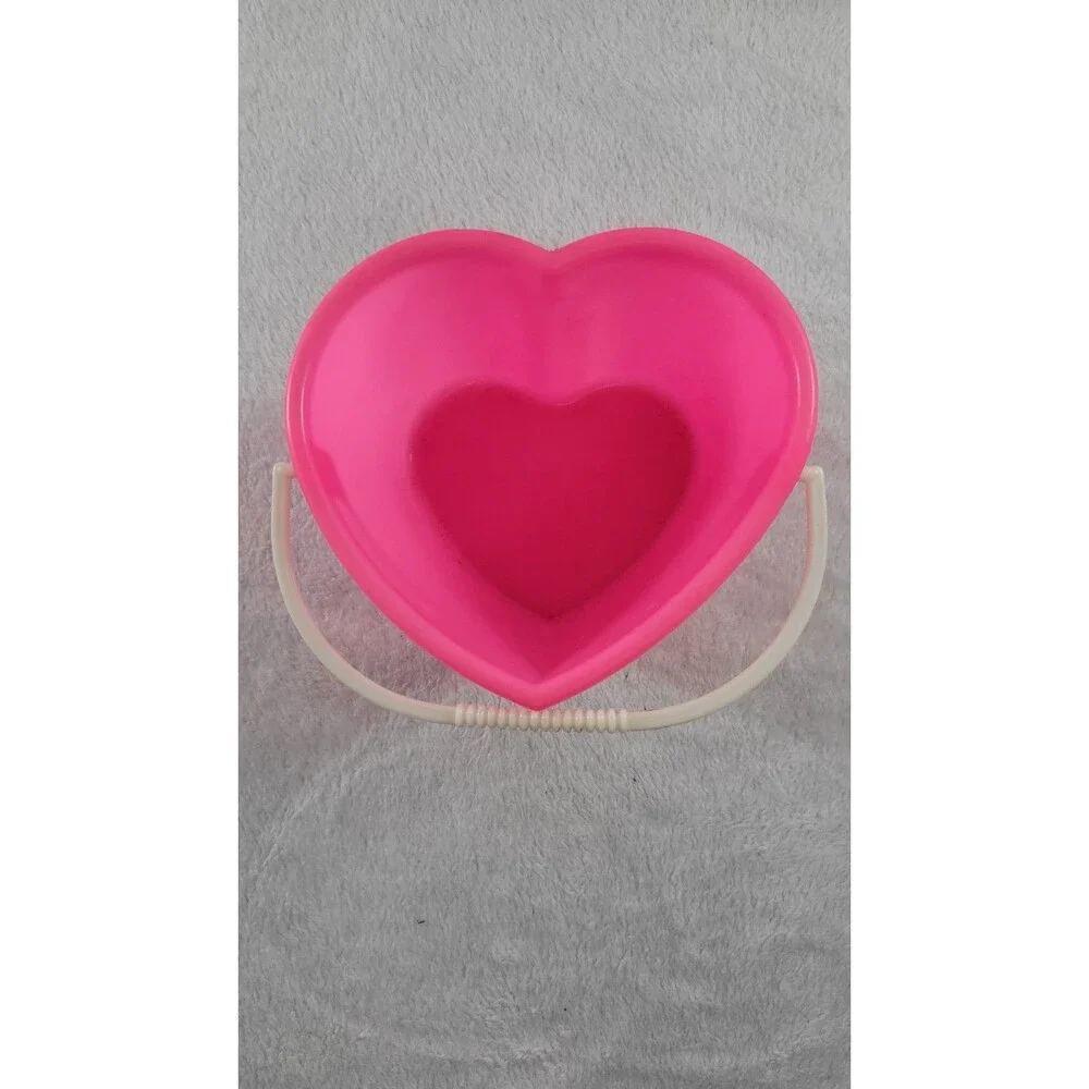 ​Birthday Express Pink Heart Shaped Plastic Bucket Pail Party Favor Basket Vtg